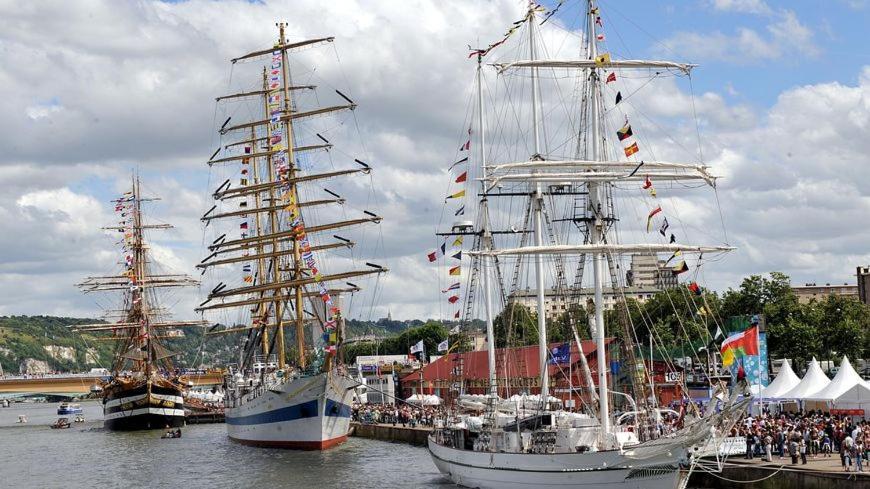 Between Historic Center And Quay, Ideal For Family Rouen Bagian luar foto